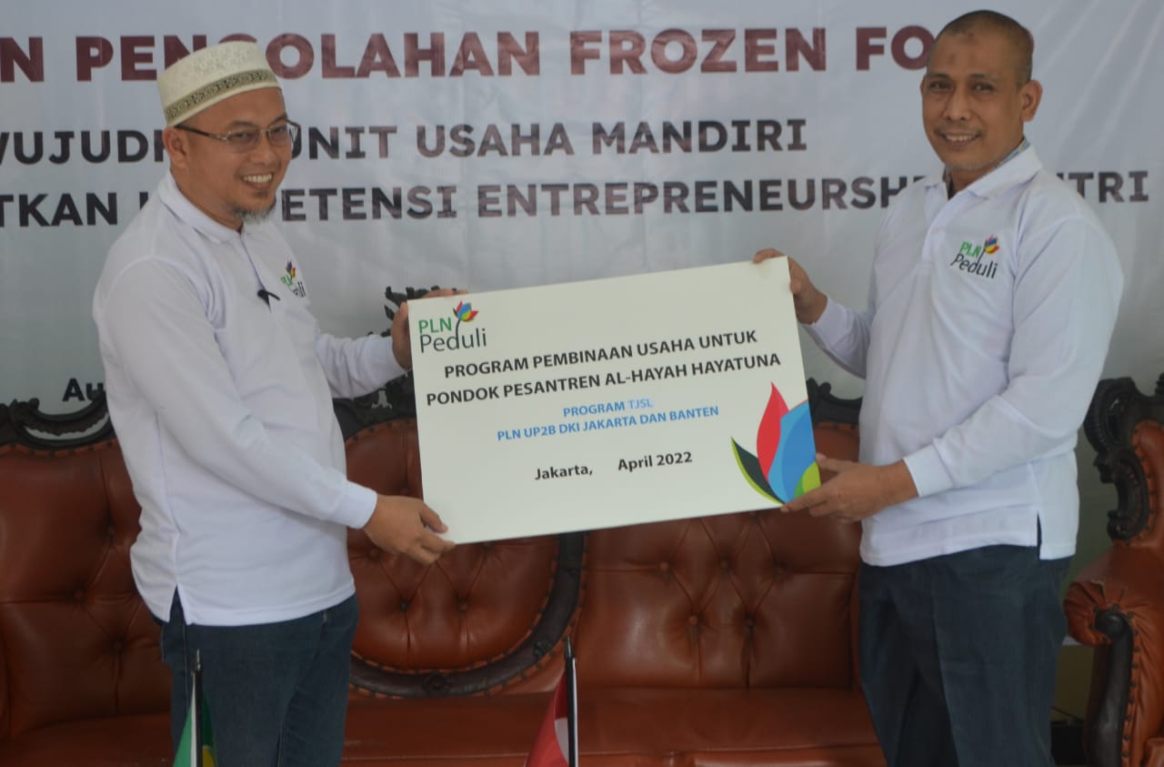 PLN UP2B DKI Jakarta Banten Berdayakan Santri Melalui TJSL Pelatihan Frozen Food