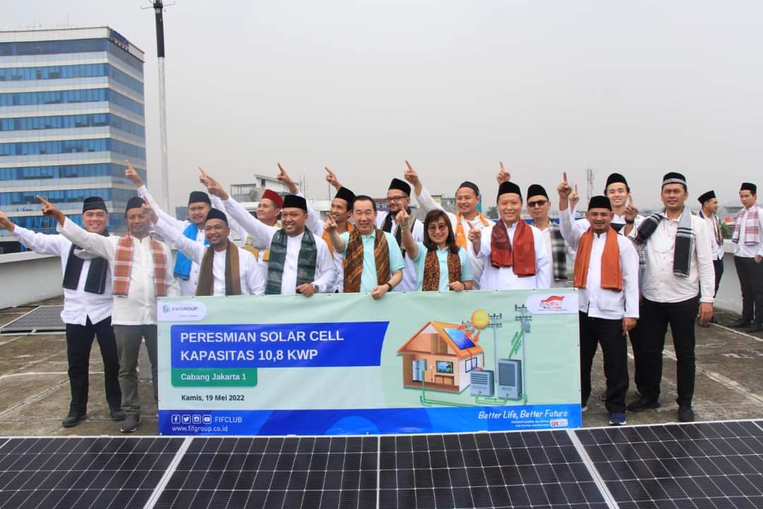 FIFGROUP Pasang Solar Panel Total 86,4 kilowatt-peak (KWP), Komitmen Dukung Usaha Pembiayaan yang Ramah Lingkungan