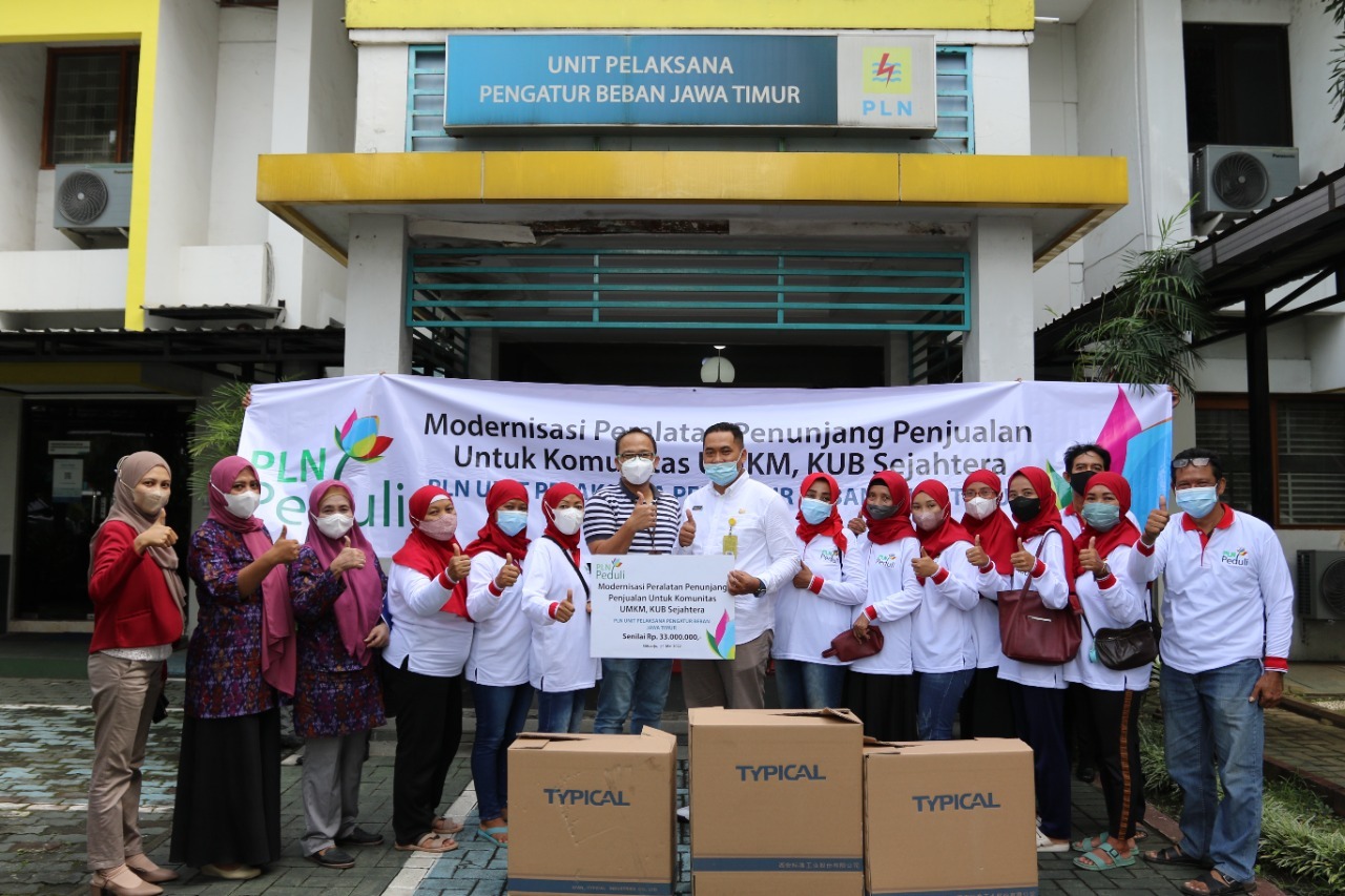 PLN UP2B Jawa Timur Salurkan Bantuan kepada Kelompok Usaha Bersama (KUB) Sejahtera