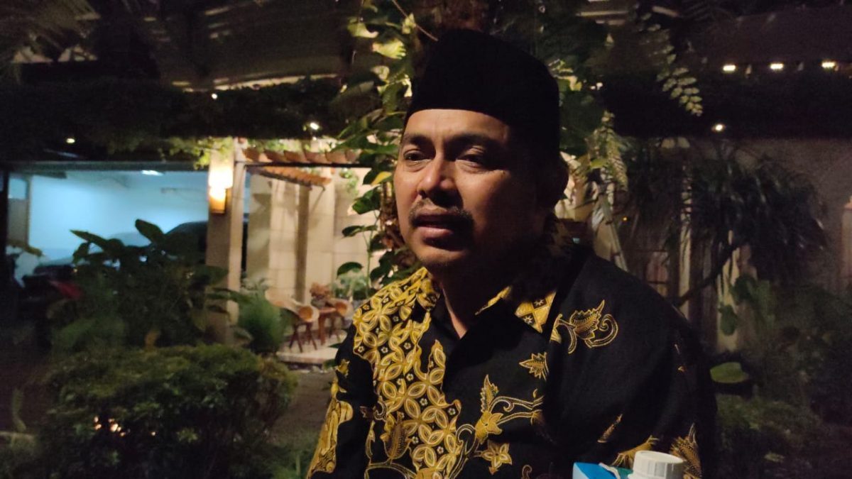 Gus Rofi’I Imbau Masyarakat Surabaya Peduli Spanduk Liar