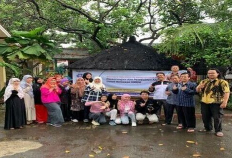 Prodi TICK Politeknik Negeri Jakarta Selenggarakan Pelatihan Kemasan bagi Warga Cipayung