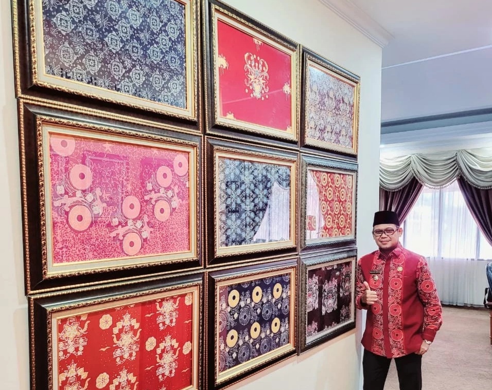 Cara Unik Wakil Wali Kota Perkenalkan Batik Khas Depok