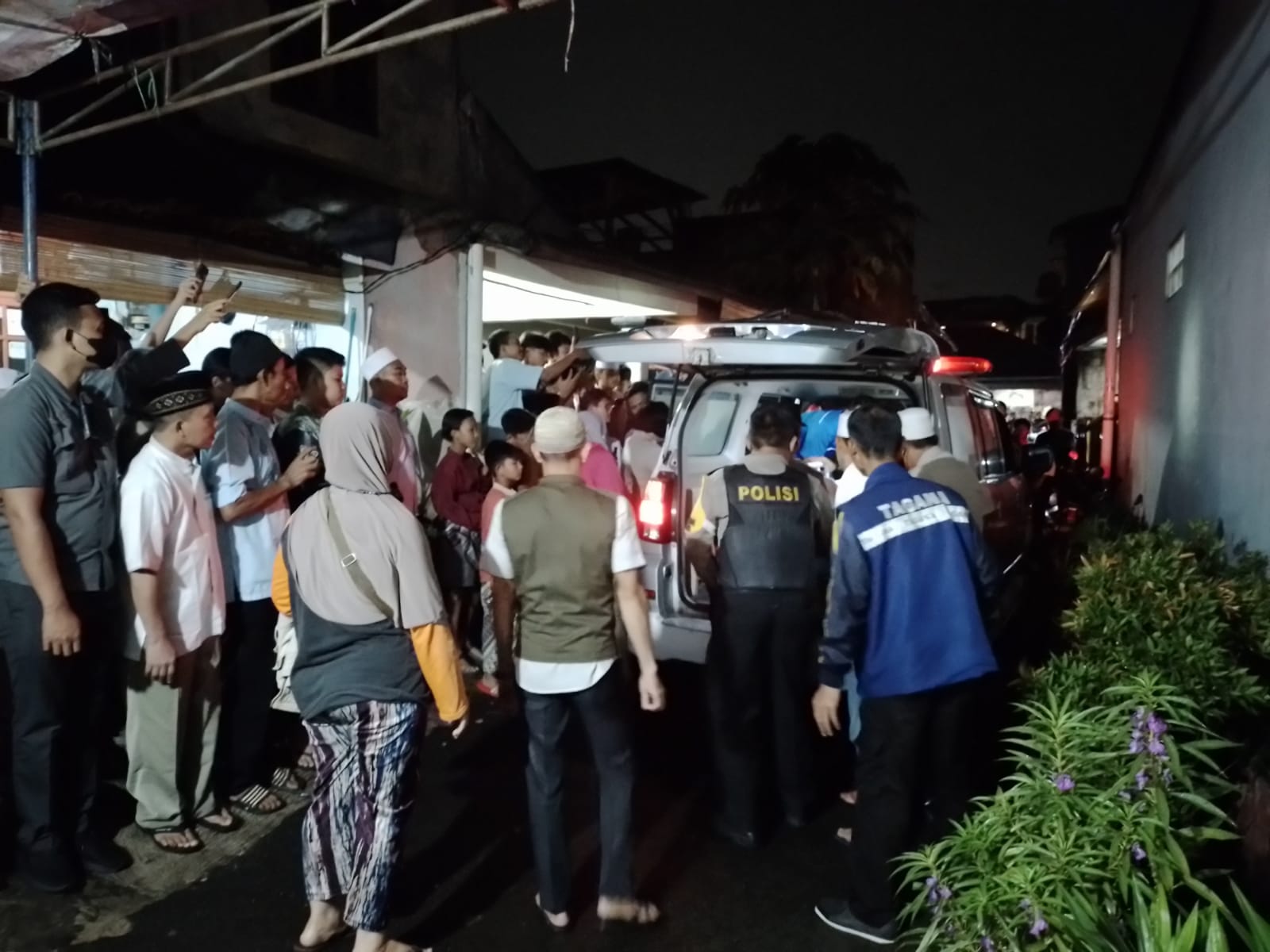 Tragedi Robohnya Tembok MTsN 19 Jakarta