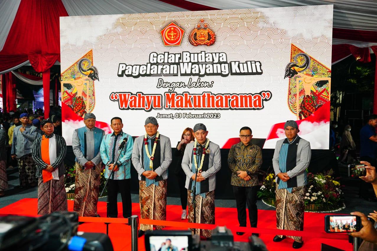 Lestarikan Budaya Asli Indonesia, Polri Gelar Wayang Kulit