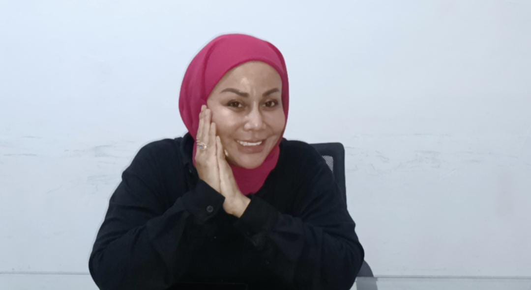 Manajer Dewi Perssik, Mak Vera Geluti Bisnis Skincare