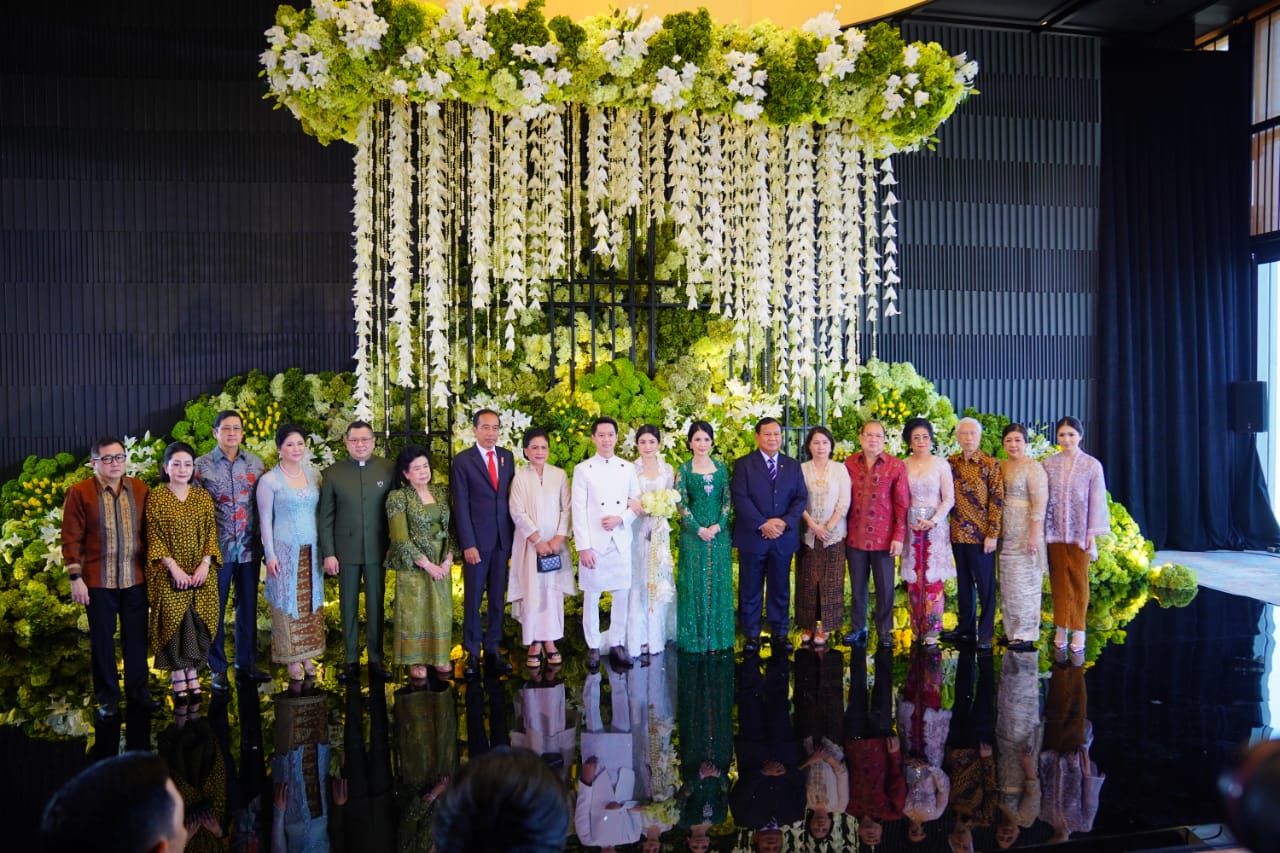 Jokowi – Prabowo Kompak di Pernikahan Kevin-Valen