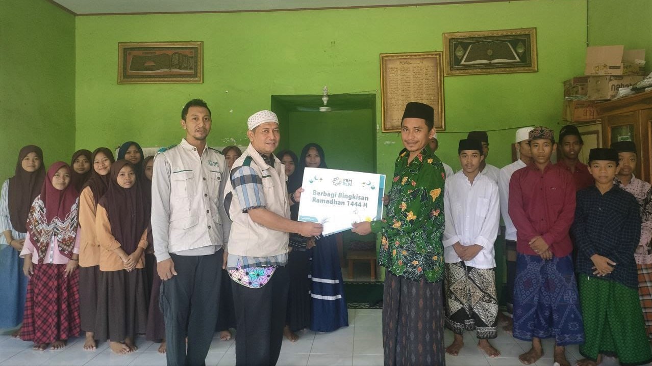Jelang Idul Fitri, YBM PLN UP2B Bali Berbagi  kepada Dhuafa, Anak Yatim dan Guru Ngaji