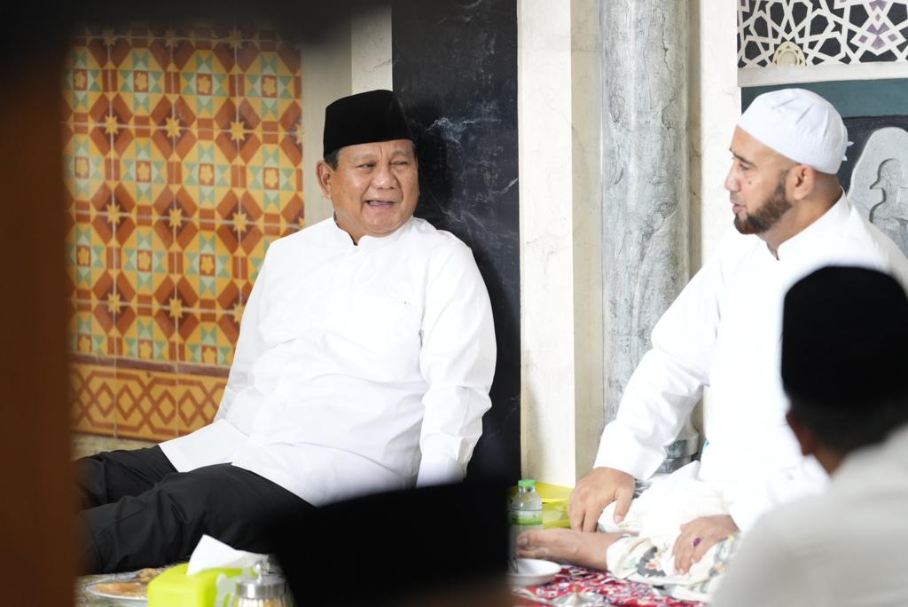 Silaturahmi Lebaran, Habib Syech Berpesan ke Prabowo Terus Jaga Persatuan dan Kesatuan Bangsa