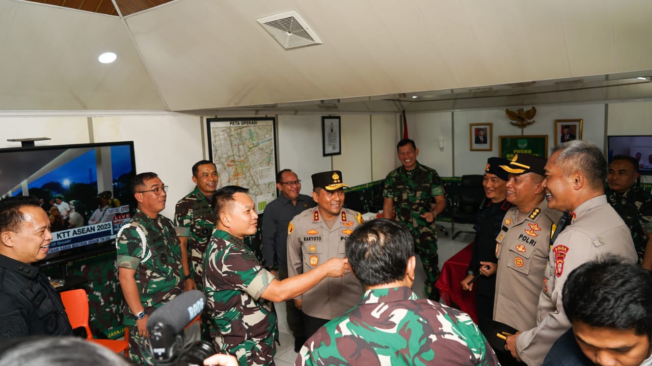 Kesiapsiagaan Pasukan Pengamanan Aksi Unras, Kasad Datangi Posko Monas