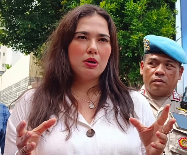 Terkait Rumah Dibobol Maling, Catherina Wilson Sampaikan Laporan Tambahan di Polres Metro Depok 