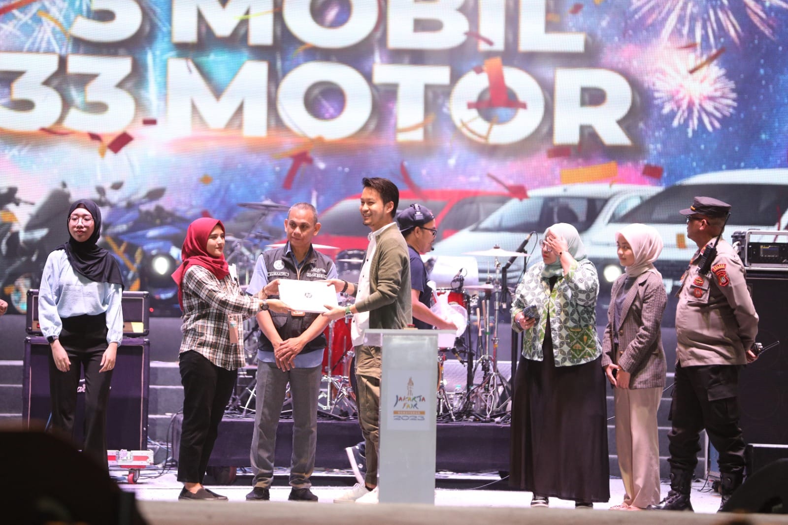 Pengunjung Luar Pulau Jawa Raih Hadiah Motor di Jakarta Fair