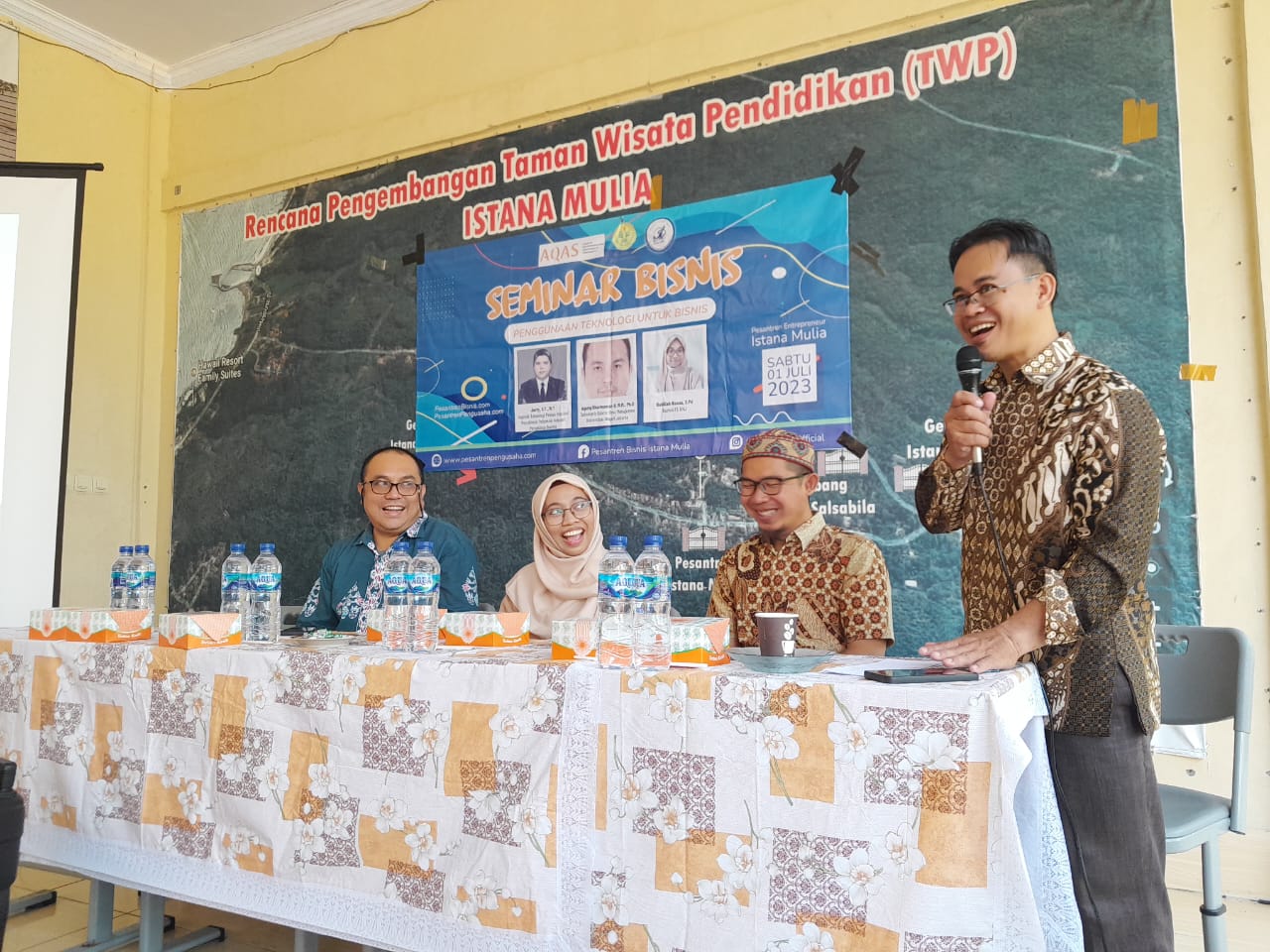 Program S3 UNJ Selenggarakan Pengabdian Masyarakat di Anyer Banten