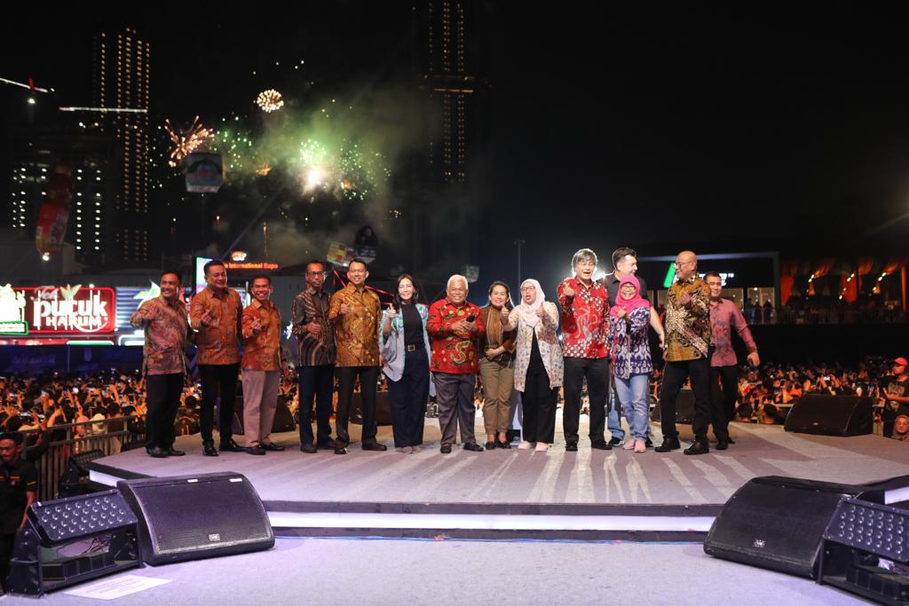 Jakarta Fair 2023 Resmi Ditutup, Transaksi Rp7,3 Triliun Jakarta Fair 2023 Resmi Ditutup, Transaksi Rp7,3 Triliun
