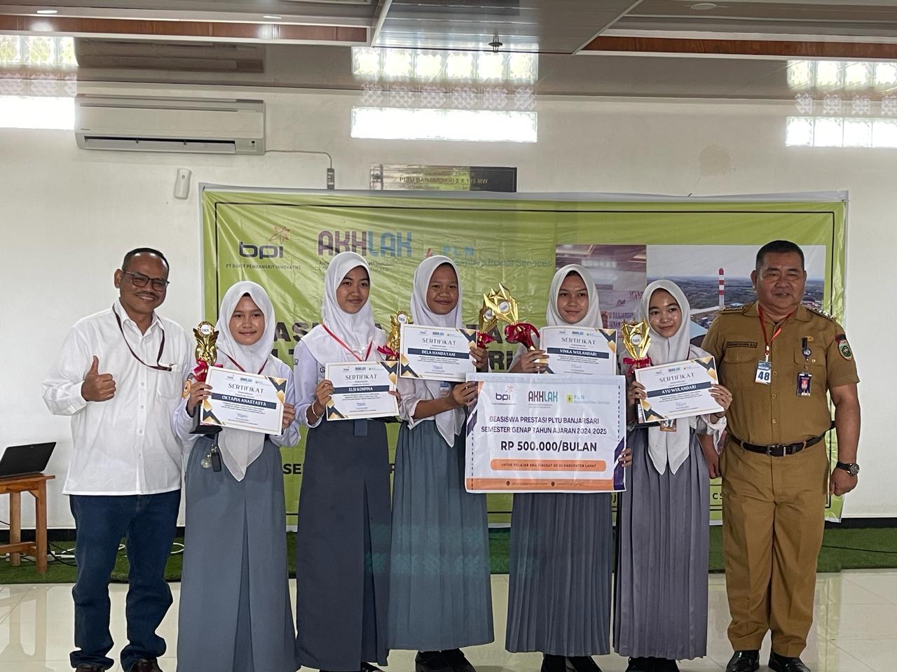 Bangga Diundang Ke PLTU Banjarsari 22 Pelajar SD – SMA di Kabupaten Lahat Terima Beasiswa