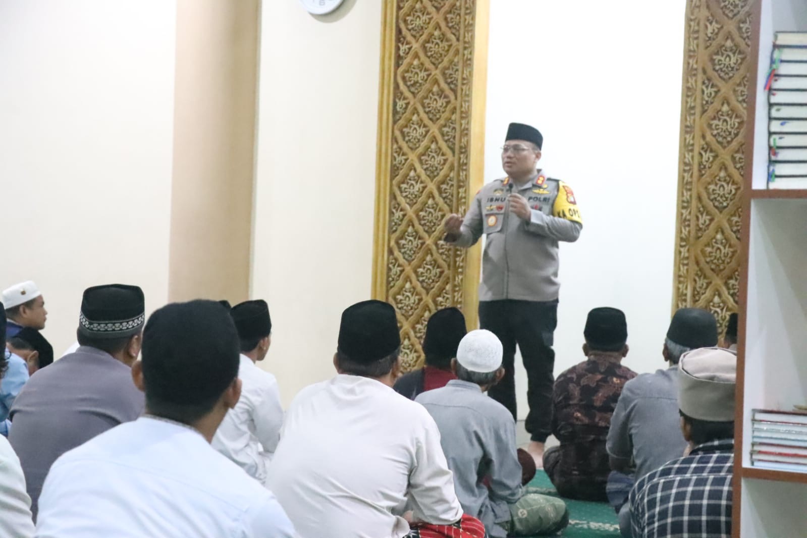 Hari Pertama Ramadhan, Kapolres Tangsel Subuh Berjamaah di Masjid At Taqwa Kelapa Dua