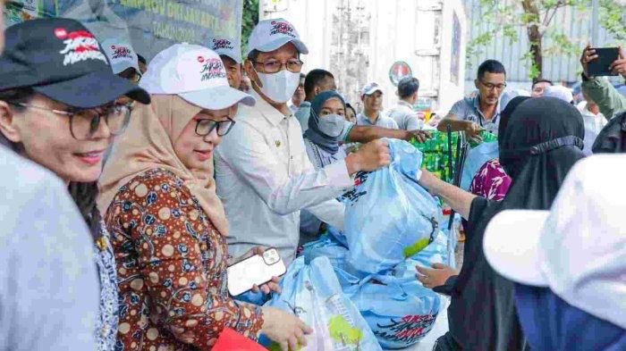 Hari Ketiga Puasa, Pemprov DKI Gelar Sembako Murah di Kelurahan Kapuk Muara