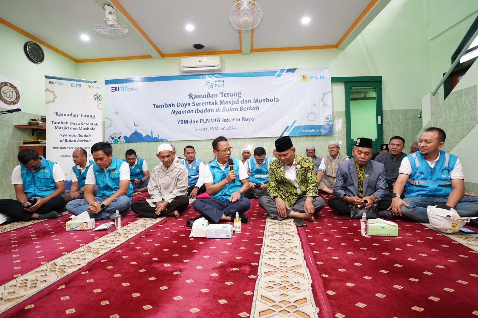 PLN Jakarta Raya Geber Ramadan Terang, Gratiskan Tambahan Daya Listrik 237 Masjid dan Mushola