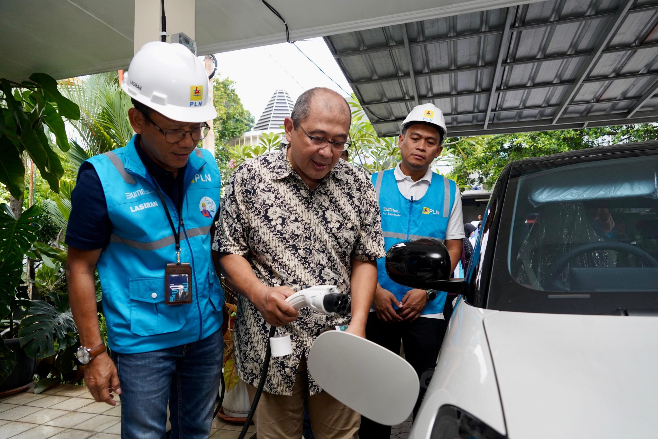 Masifkan Penggunaan Mobil Listrik, PLN Nyalakan 300 ‘Home Charging’.