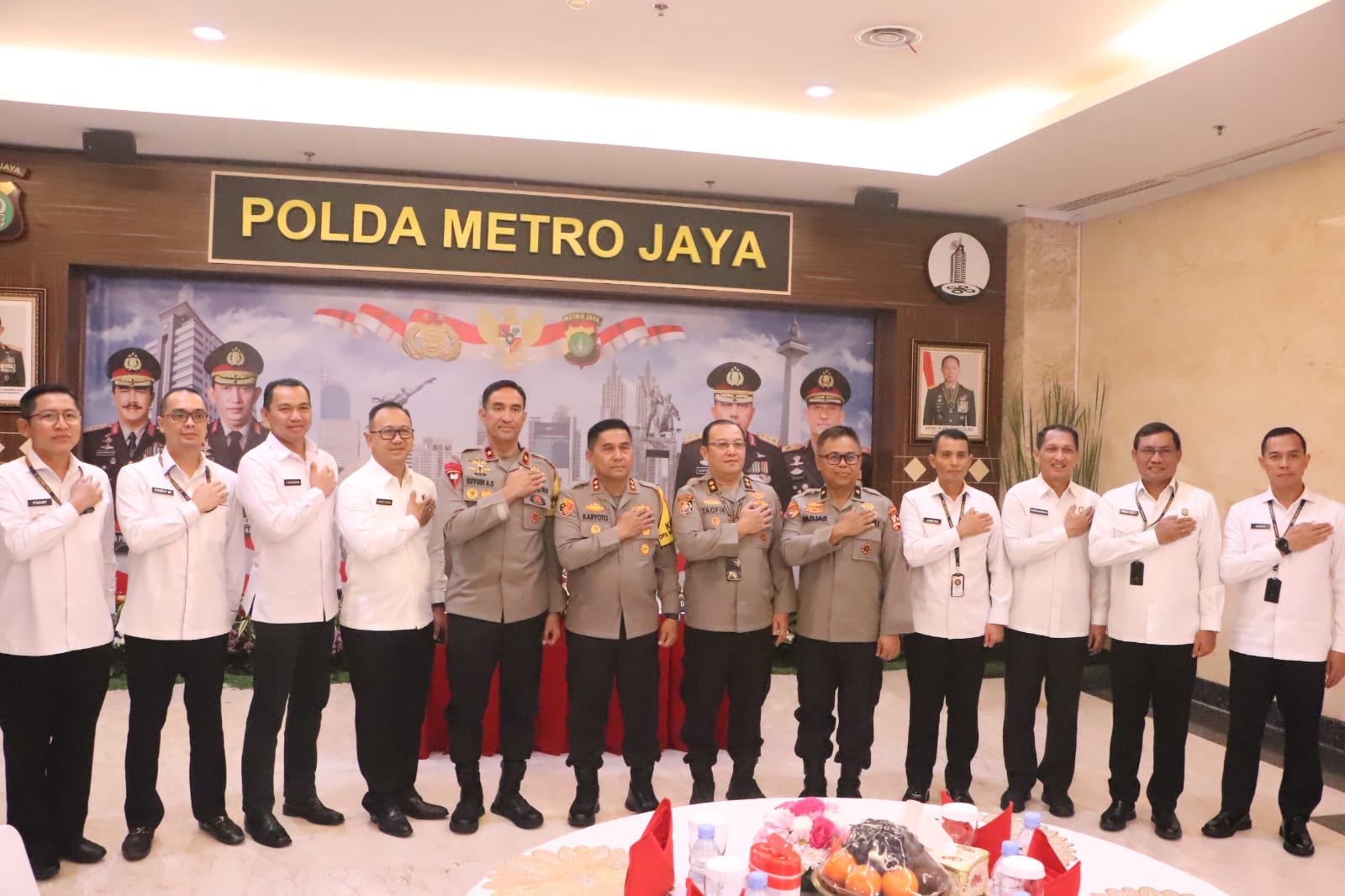 Tutup PKDN Sespimti Dikreg 33, Kapolda Metro Jaya: Jadilah Pemimpin Profesional Dicintai Masyarakat