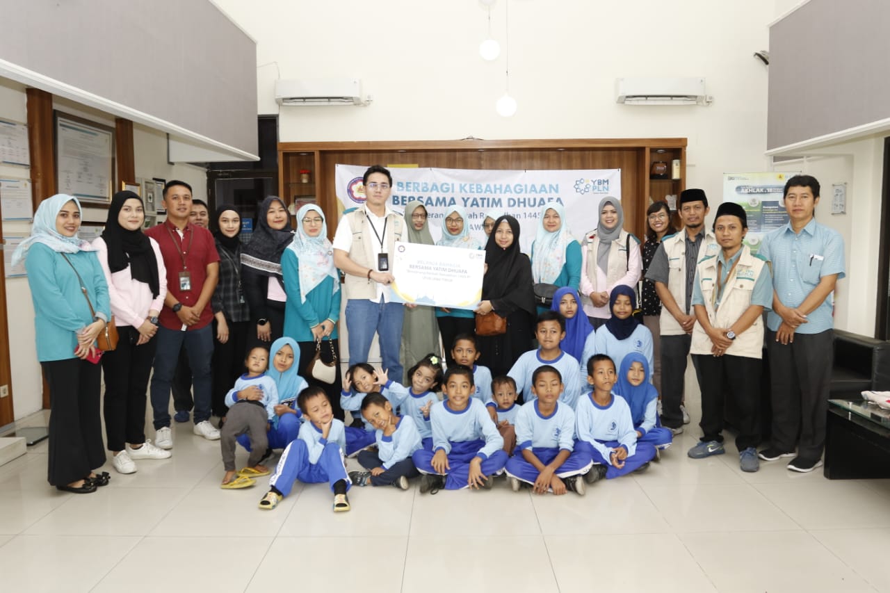 YBM PLN UP2B Jawa Timur Gelar Program Berbagi Bingkisan Ramadhan untuk Kaum Dhuafa