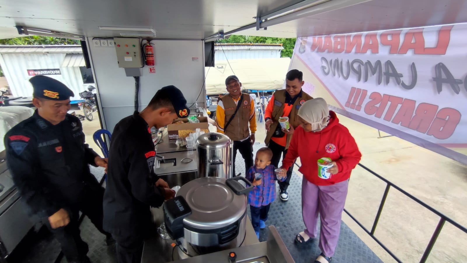 Layani Pemudik, Sat Brimob Polda Lampung Siapkan Dapur Lapangan di Pelabuhan Bakauheni dan Panjang