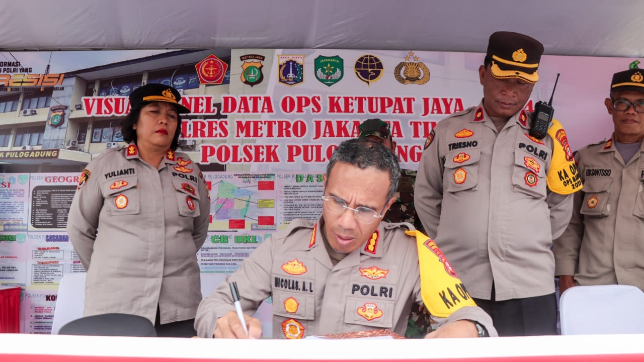 Kapolres Metro Jakarta Timur Cek Pos Pelayanan dan Pos Pengamanan Mudik Lebaran 2024