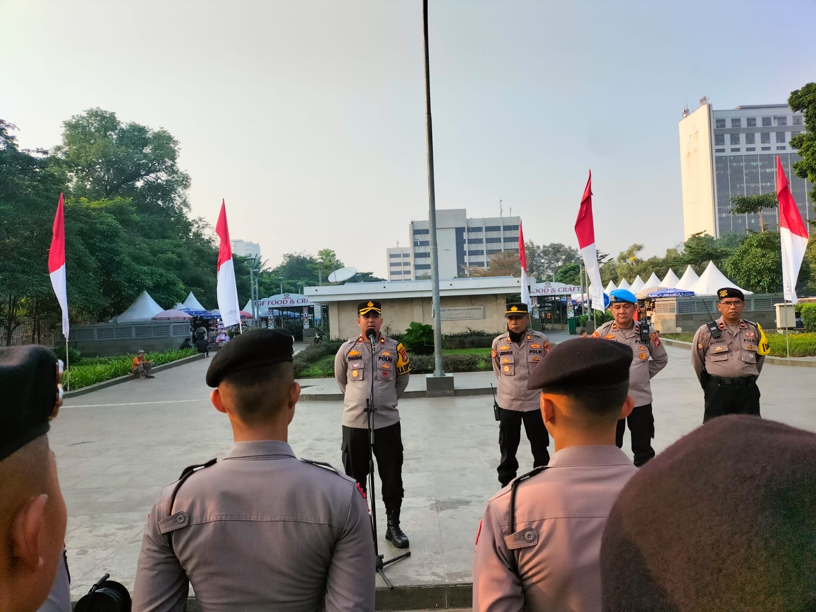 Kapolsek Sawah Besar Menurunkan Unit Jibom Gegana dan K9 di Gereja Katedral