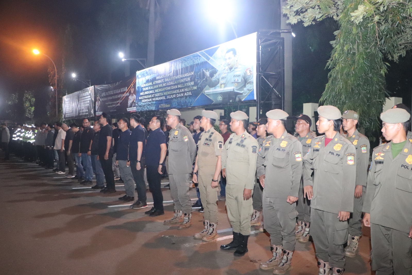 Menjelang Pilkada 2024 Wakapolda Metro Jaya Pimpin Apel Patroli Skala Besar