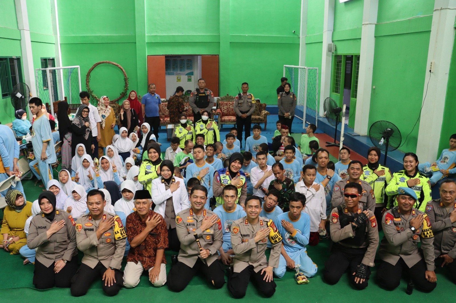 Bakti Kesehatan Polres Metro Depok di SLB BCD Nusantara Dalam Rangka Hari Bhayangkara ke-78
