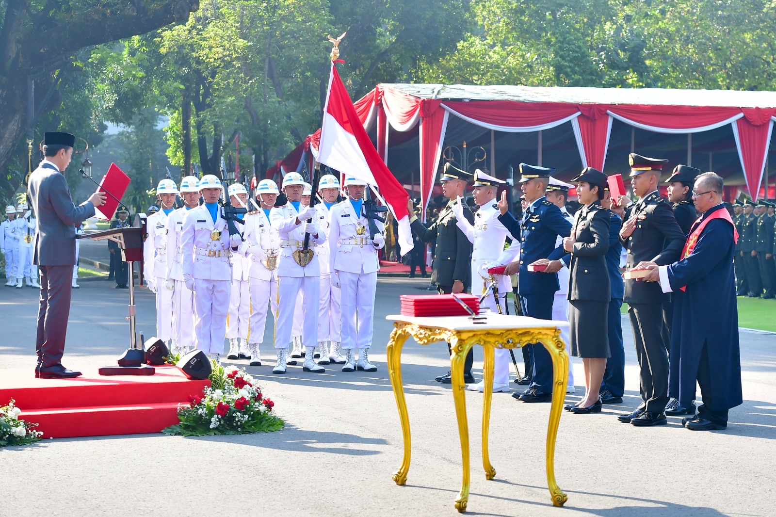 Michael Josua, Perwira Remaja Polri Pertama dan Satu-satunya Penganut Konghucu dilantik Presiden Jokowi