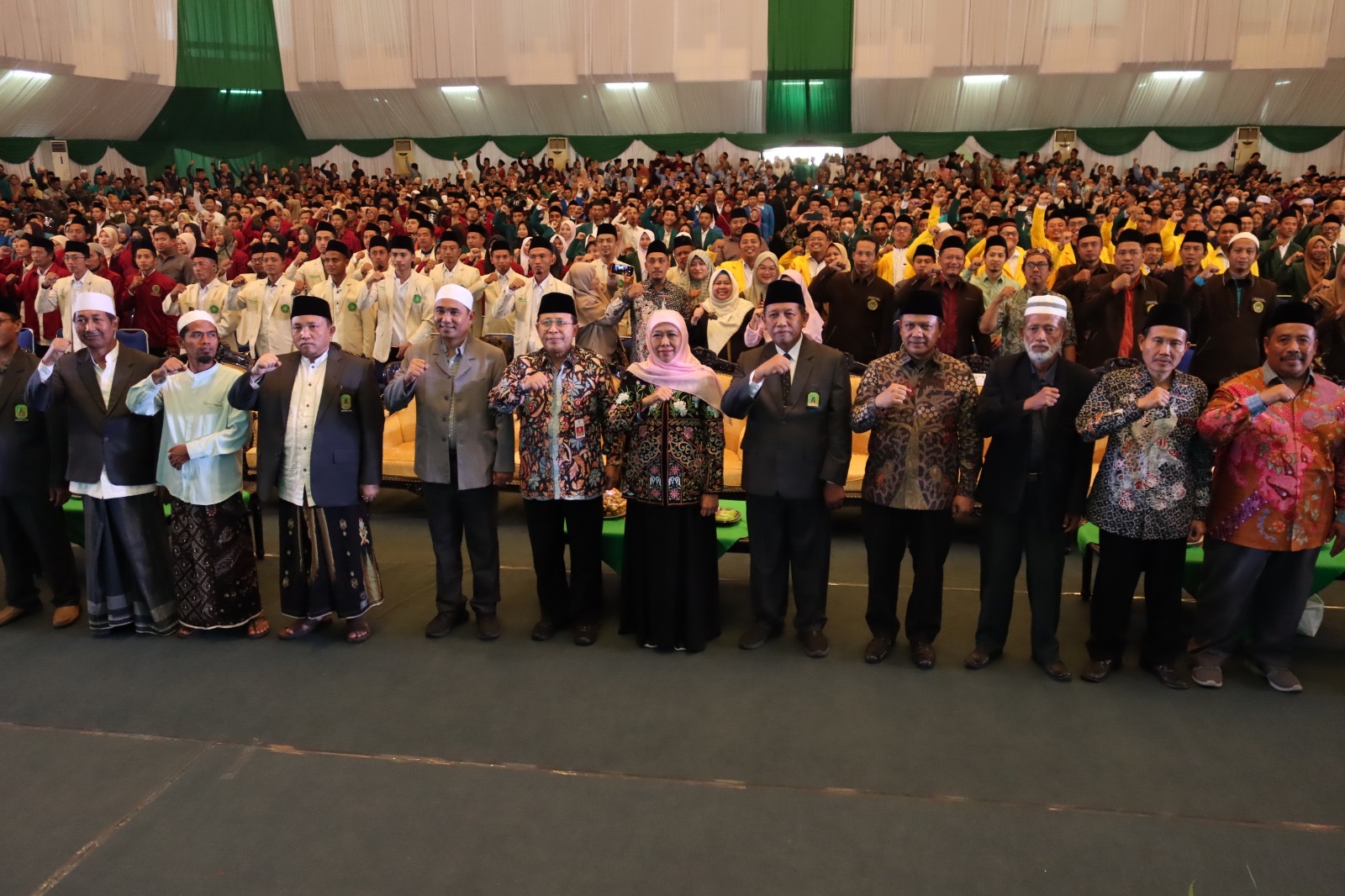 1600 Santri Beasiswa LPPD Jatim Bersilaturahmi dan Sarasehan Dengan Khofifah