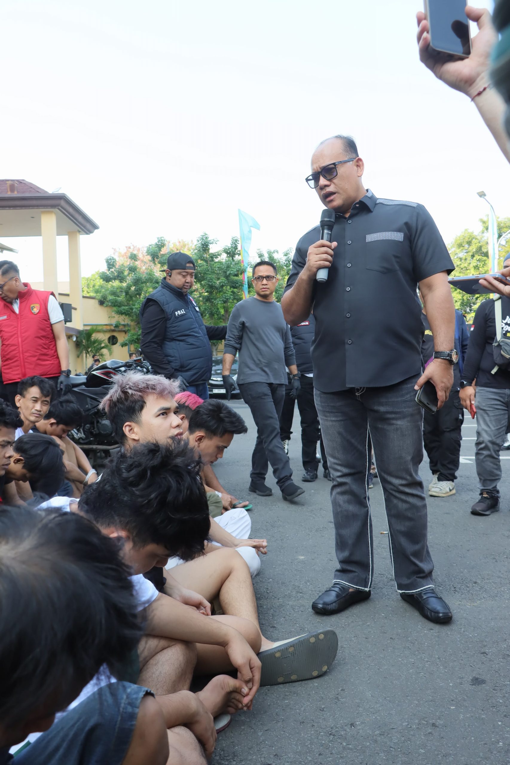 Gerebek Kampung Muara Bahari, Polisi Temukan Narkoba Hingga Drone Pengintai