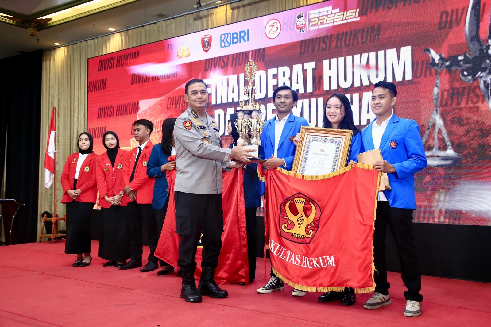 Undip Juara 1 Lomba Debat Hukum, Kadivkum Polri: Jadi Wadah Mahasiswa Sikapi Permasalahan Hukum