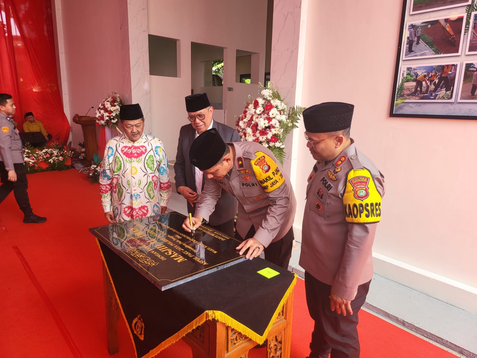 Wakapolda Metro Jaya Resmikan Masjid Al-Iman Tangerang Selatan