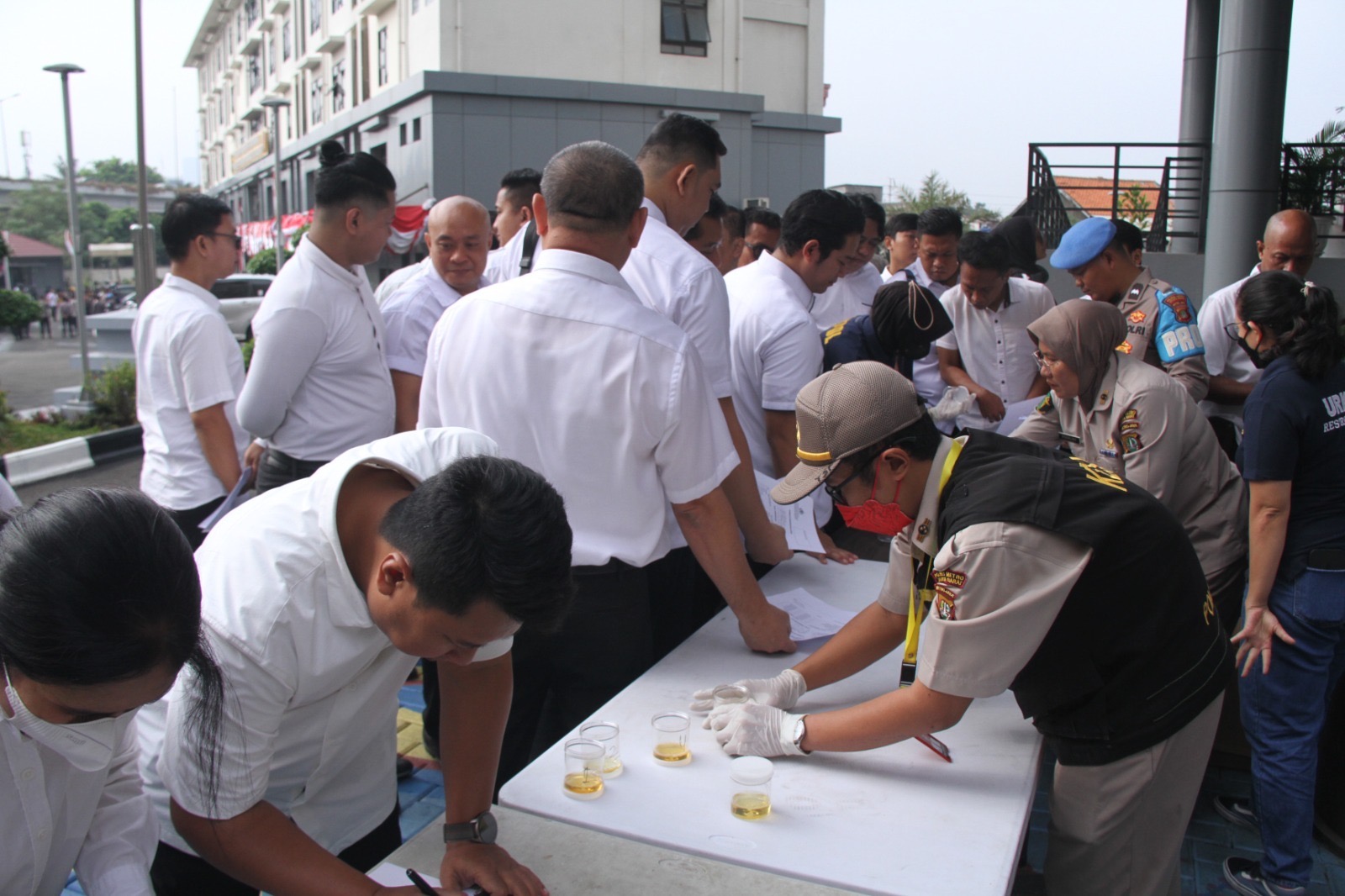 Tes Urine Mendadak di Polres Metro Jakarta Barat, 119 Personel Diperiksa