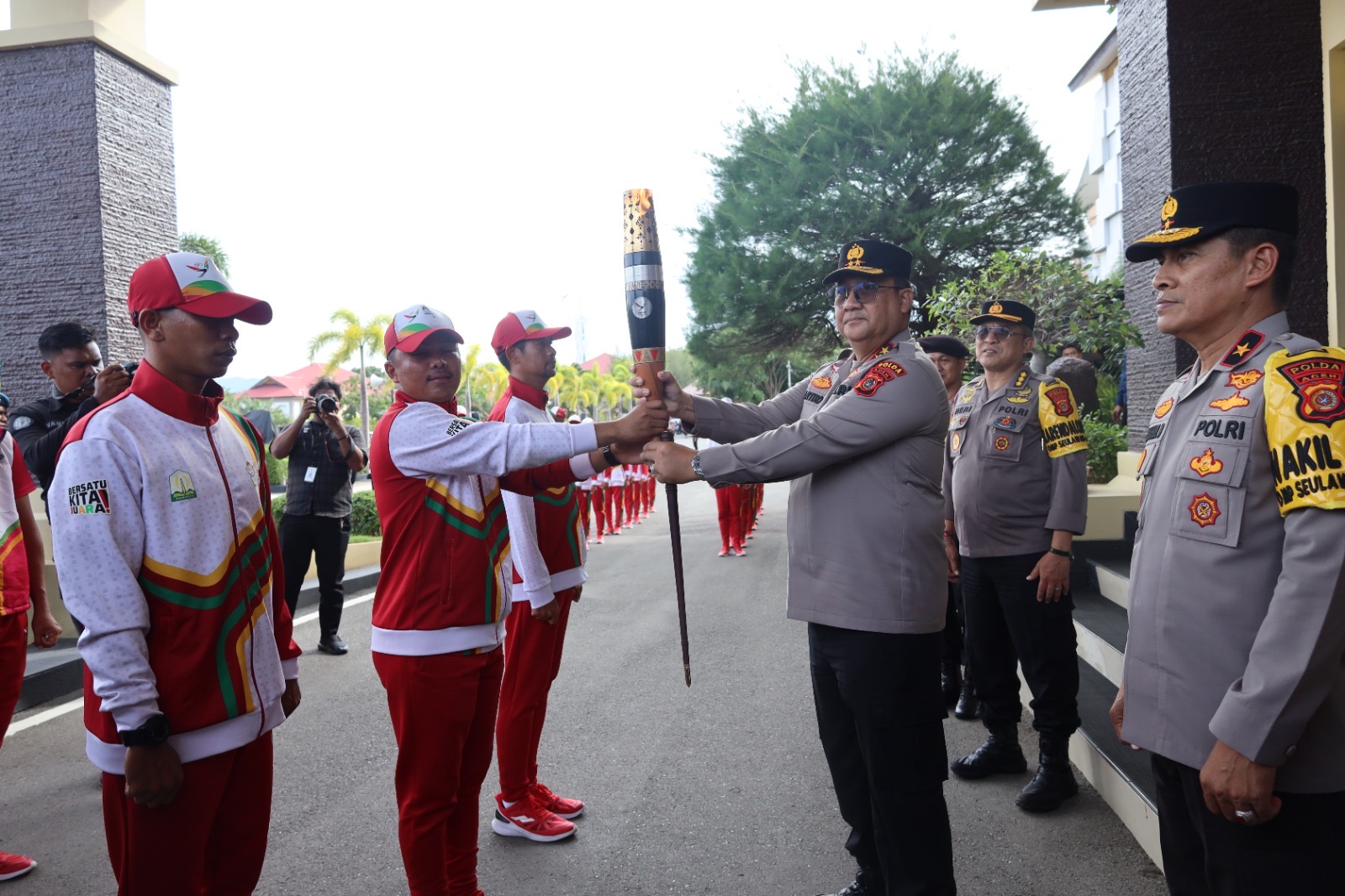 298 Atlet dan Official Polri Memeriahkan PON XXI, Ketua Harian Komite Olahraga Polri : Cetak SDM Polri Unggul melalui Olahraga