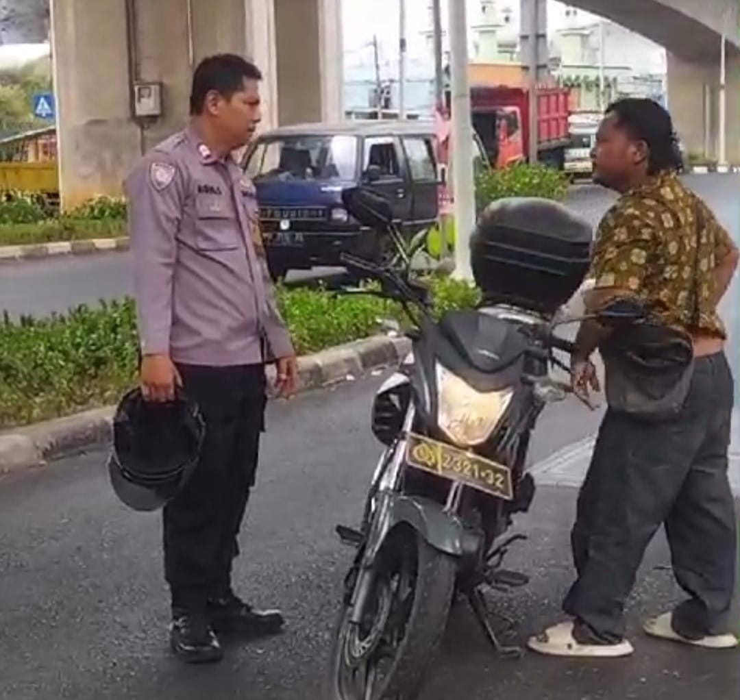 Kapolri Beri Tiket Sekolah Bhabinkamtibmas Aiptu Agus yang Amankan Pria Bersajam di Jaktim