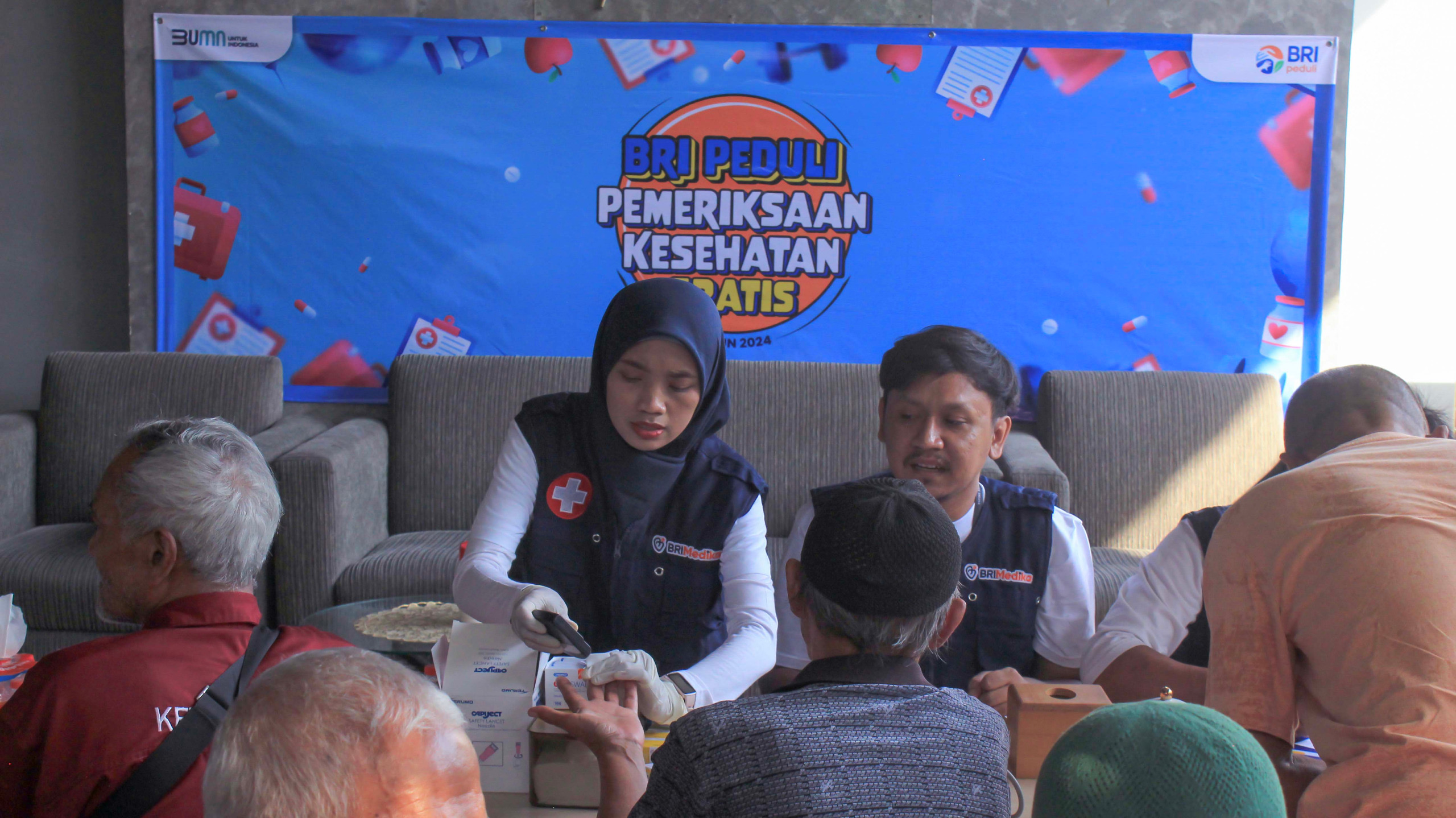 BRI Kantor Cabang Bekasi Juanda Melaksanakan Program CSR BRI Peduli Pemeriksaan Kesehatan Gratis Tahun 2024