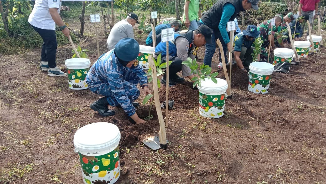 Lanud Husein Sastranegara Siap Mendukung Pelestarian Lingkungan, Melalui “Bandung Menanam Jilid VI”