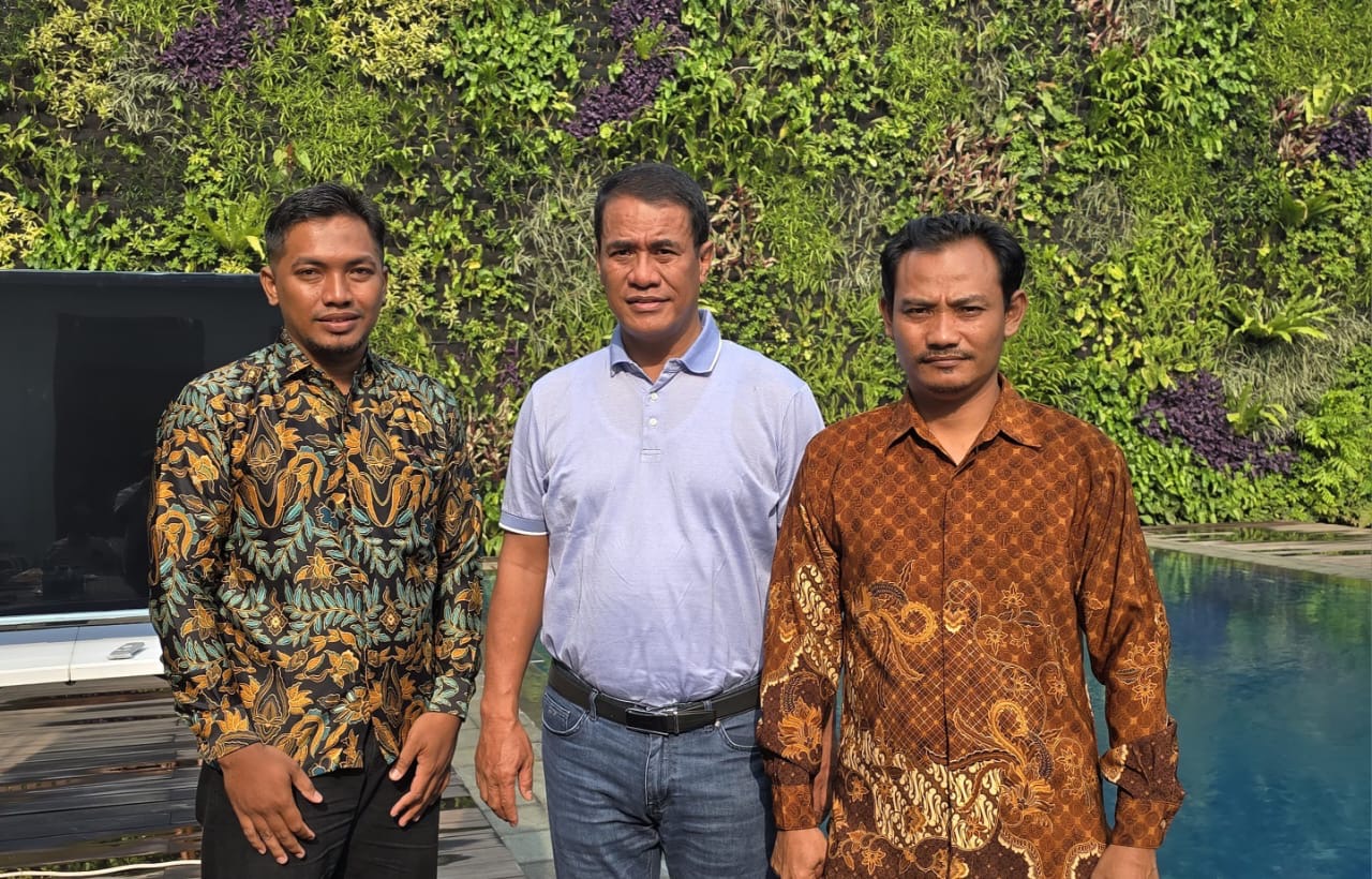 Peternak Kambing asal Madiun, Joko dan Husain Curhat ke Mentan Amran