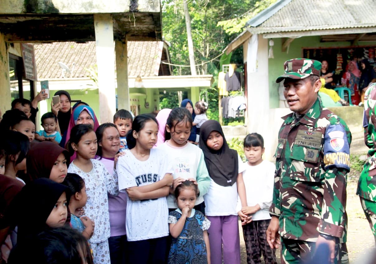 Pulihkan Semangat Anak-anak Korban Bencana di Cianjur Melalui Trauma Healing Personel Lanud Husein Sastranegara