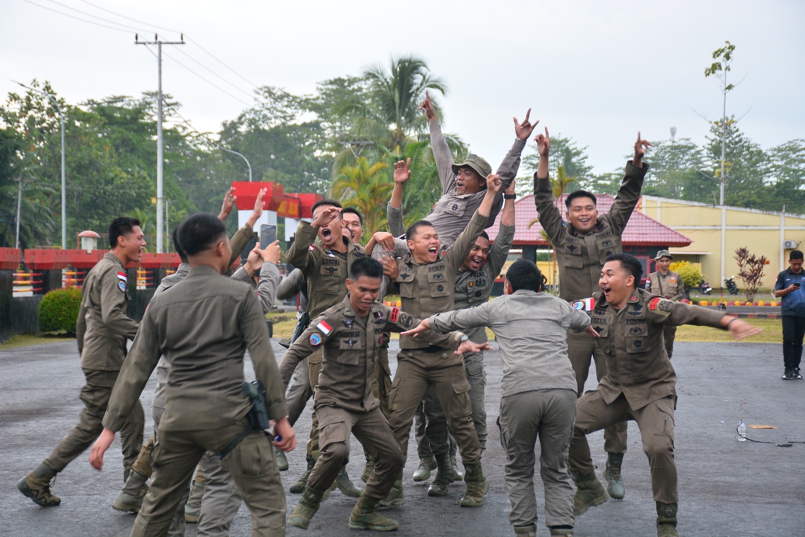 Personel Ops Damai Cartenz-2025 Hadapi Tantangan Unik dan Seru