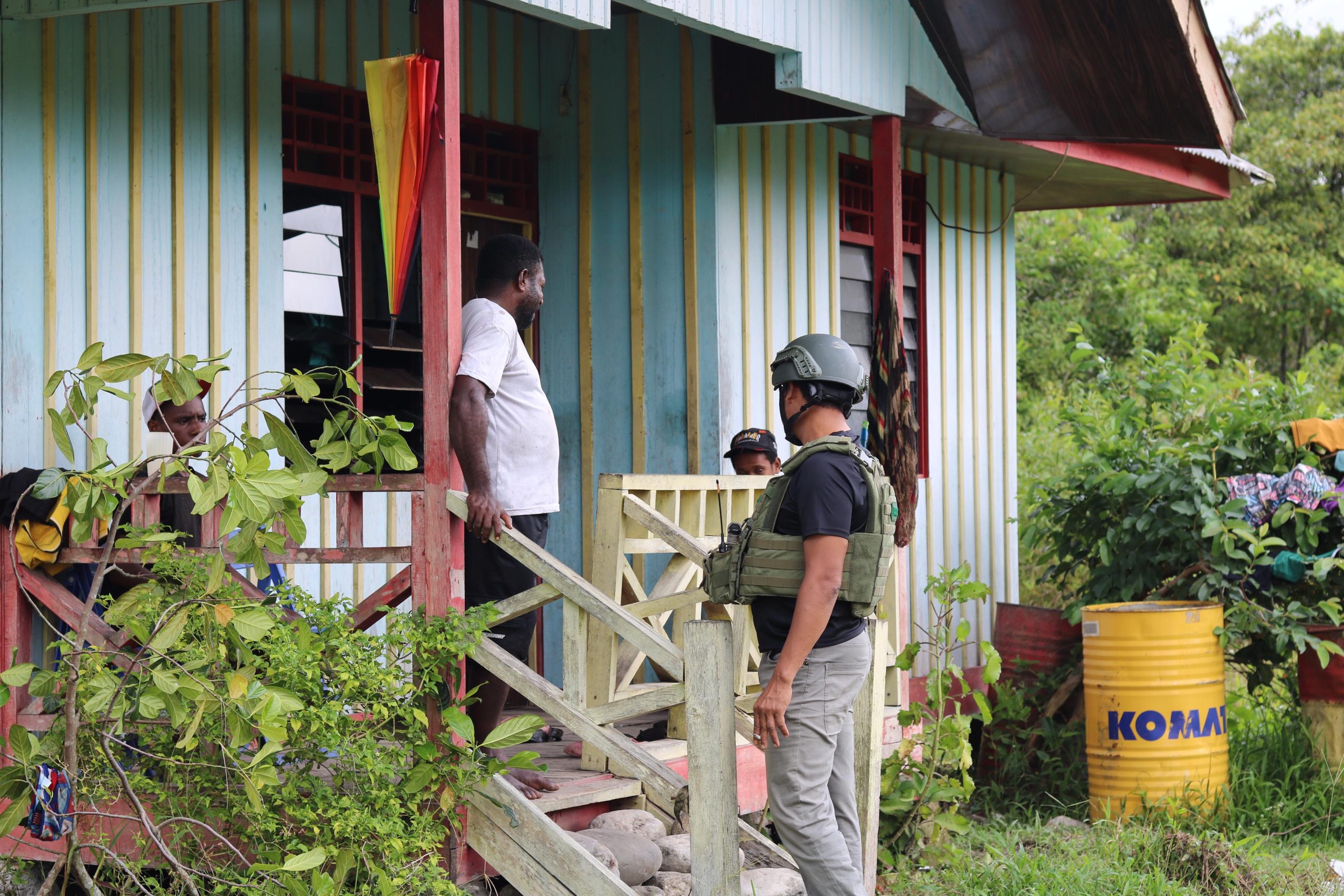 Pererat Hubungan dengan Warga, Satgas Ops Damai Cartenz Beri Imbauan Kamtibmas di Yalimo