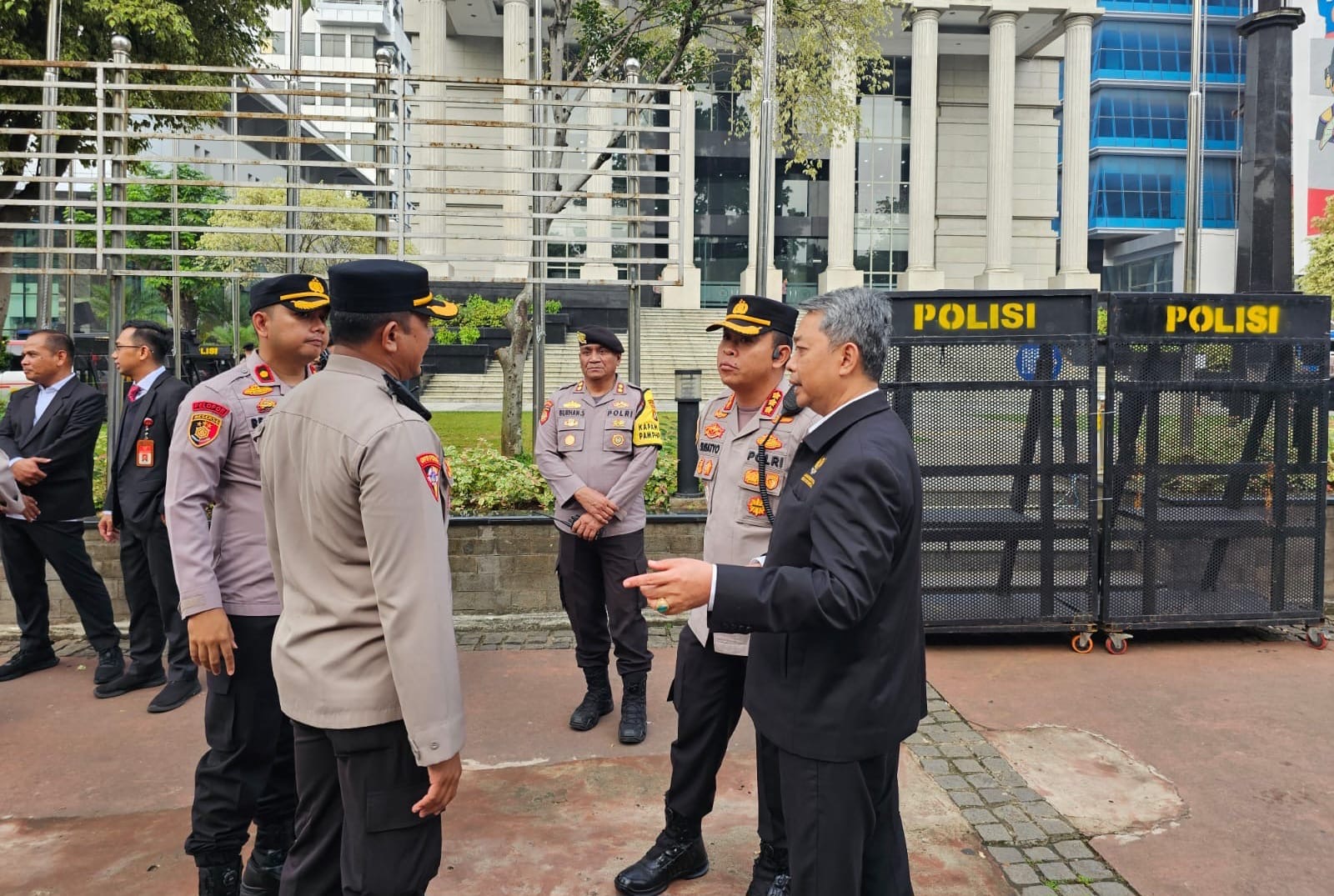 1.172 Personil Amankan Sidang Pleno PHPU Gubernur, Bupati, dan Wali Kota di Mahkamah Konstitusi