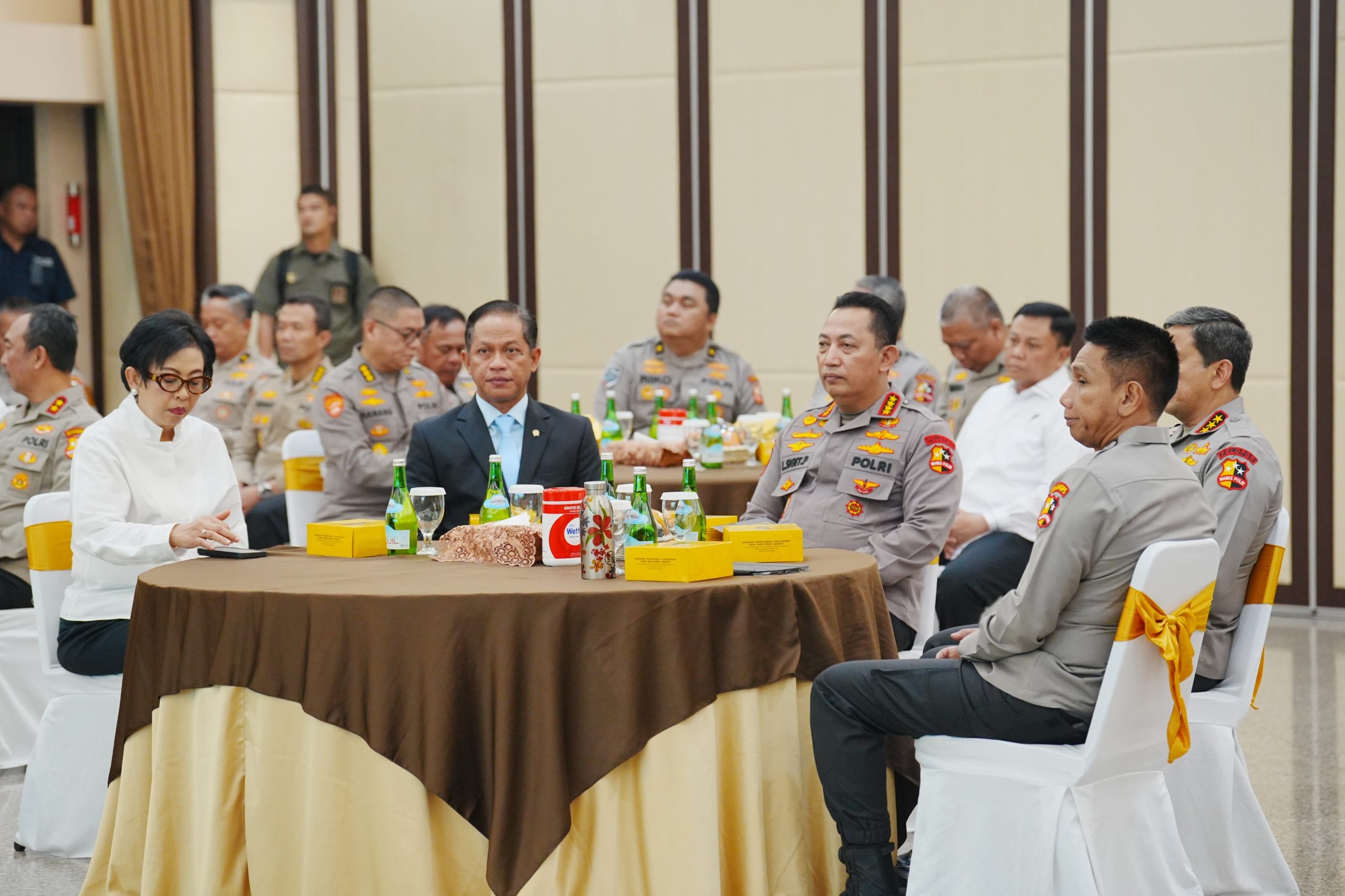 Teken MoU dengan Kementerian LH, Kapolri Komitmen Jaga Kualitas Lingkungan Hidup Jadi Lebih Baik Teken MoU dengan Kementerian LH, Kapolri Komitmen Jaga Kualitas Lingkungan Hidup Jadi Lebih Baik