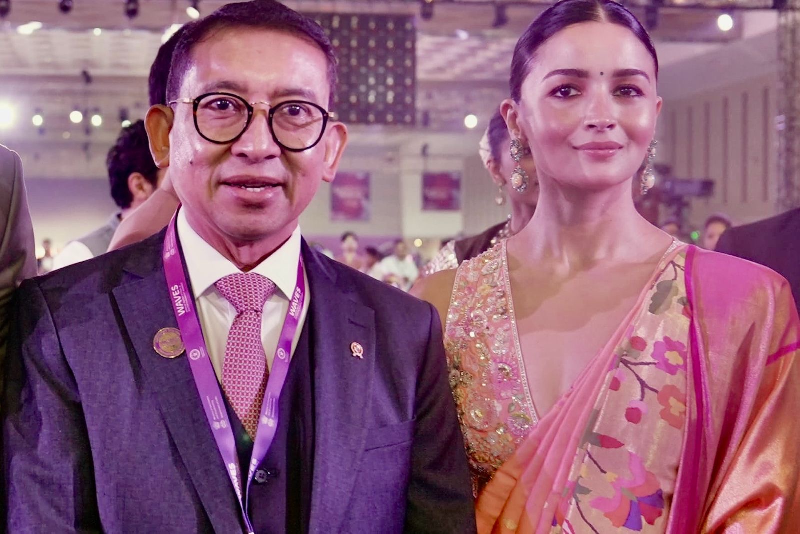 Fadli Zon di WAVES Summit Mumbai: Ekonomi Budaya Kunci Pertumbuhan, Indonesia Siap Perluas Kolaborasi Global Fadli Zon di WAVES Summit Mumbai: Ekonomi Budaya Kunci Pertumbuhan, Indonesia Siap Perluas Kolaborasi Global