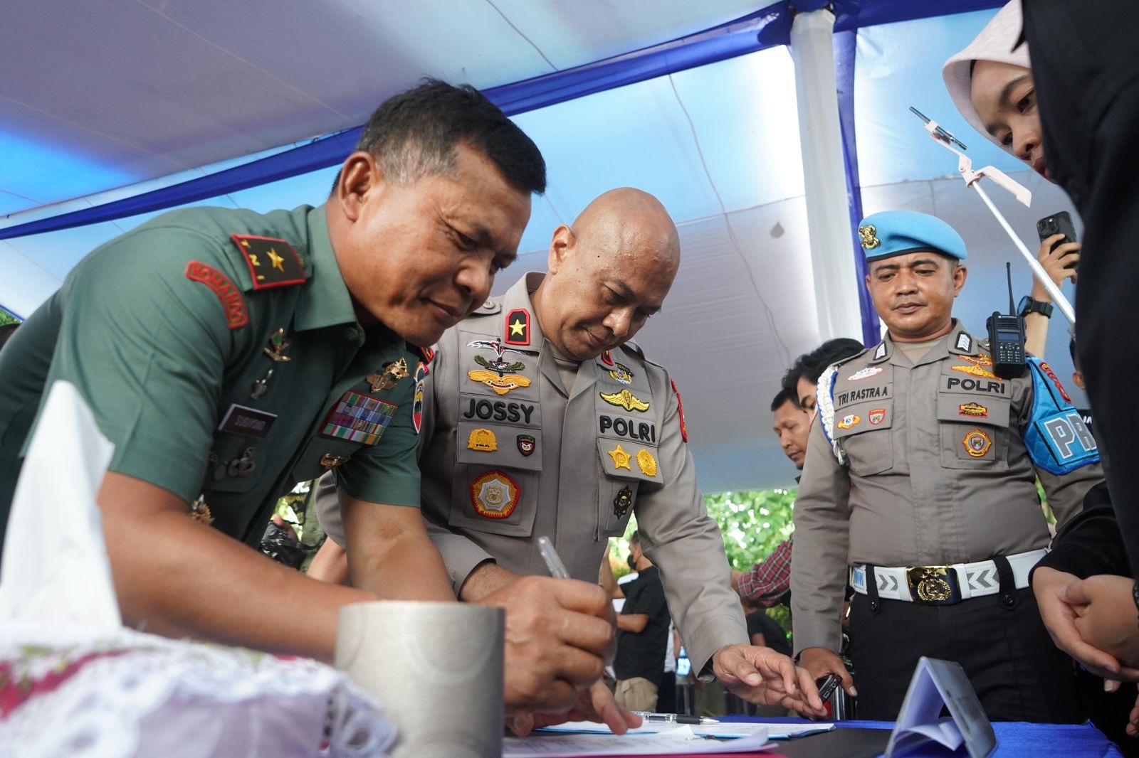 Polda Riau Gelar Pemusnahan Barang Bukti Narkoba Polda Riau Gelar Pemusnahan Barang Bukti Narkoba