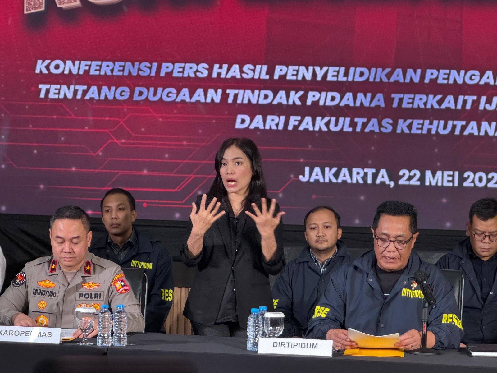 Polri Tegaskan Ijazah Jokowi Asli dan Sah, Tidak Ditemukan Unsur Pidana Polri Tegaskan Ijazah Jokowi Asli dan Sah, Tidak Ditemukan Unsur Pidana