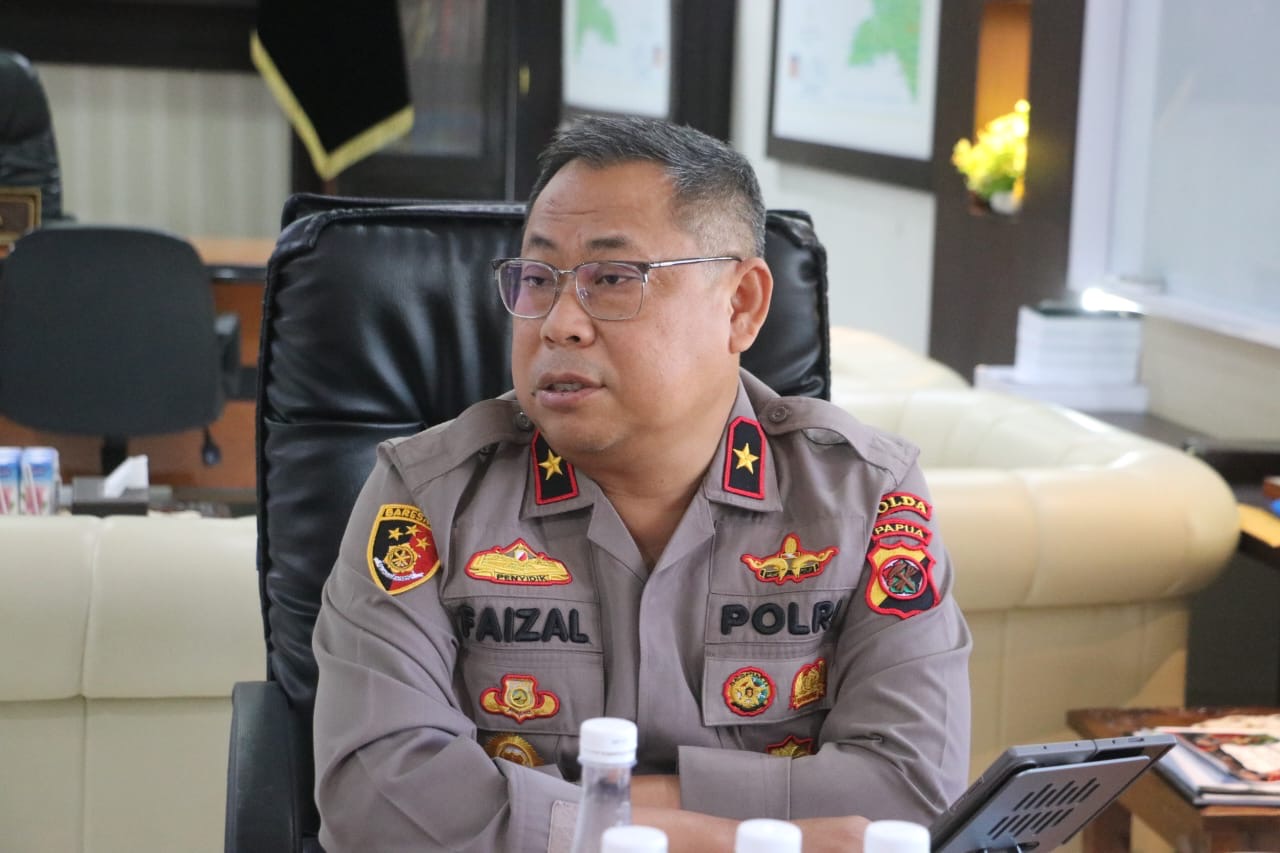 Satgas Damai Cartenz Bergerak Cepat Lakukan Penyelidikan Terhadap Anggota Polres Yahukimo Korban Pembacokan OTK Satgas Damai Cartenz Bergerak Cepat Lakukan Penyelidikan Terhadap Anggota Polres Yahukimo Korban Pembacokan OTK