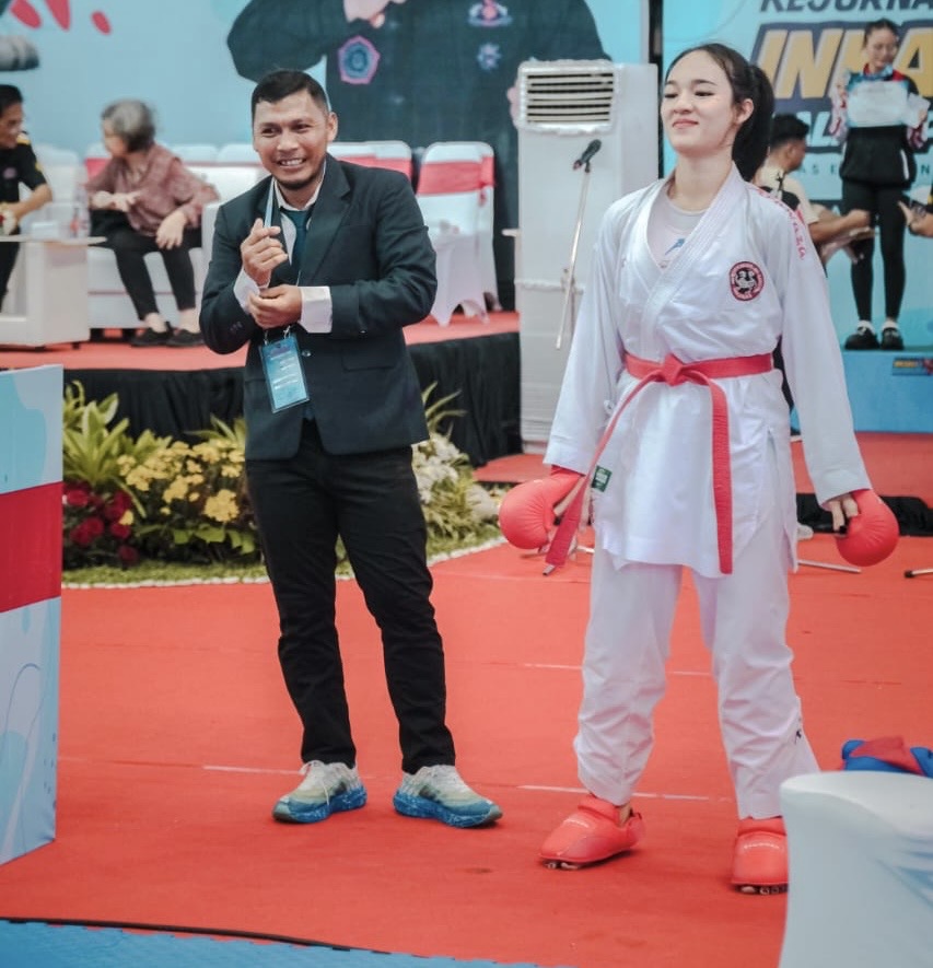 Bripda Jessica, Polwan di Polda Riau, Sabet Medali Emas Kejuaraan Karate di Malaysia Bripda Jessica, Polwan di Polda Riau, Sabet Medali Emas Kejuaraan Karate di Malaysia